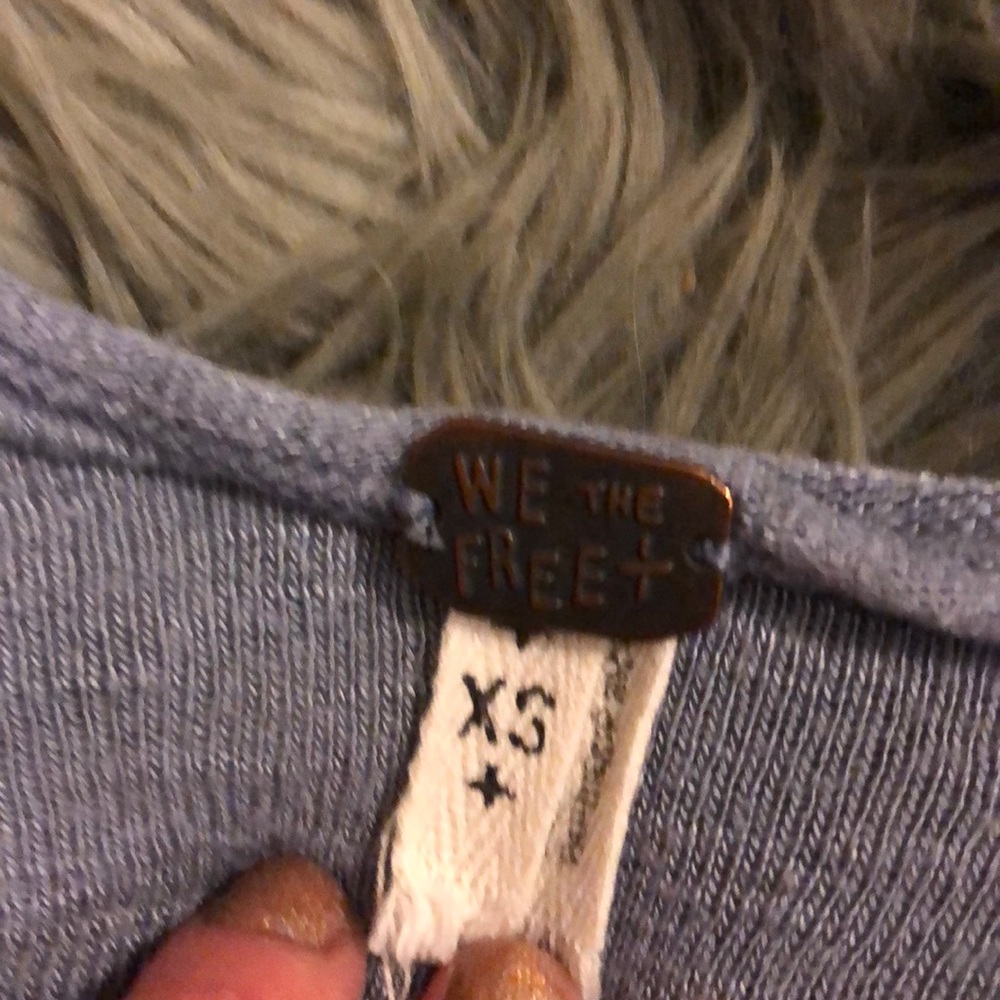 Distressed light blue pullover - Picture 2 of 5